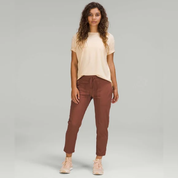 Lululemon Dance Studio Mid-Rise Crop 25", Size 2 - Picture 2 of 10